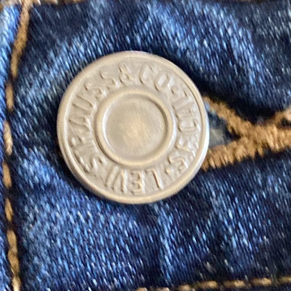 Levi’s Plus Size Dark Wash Denim Classic Bermuda Shorts 3437